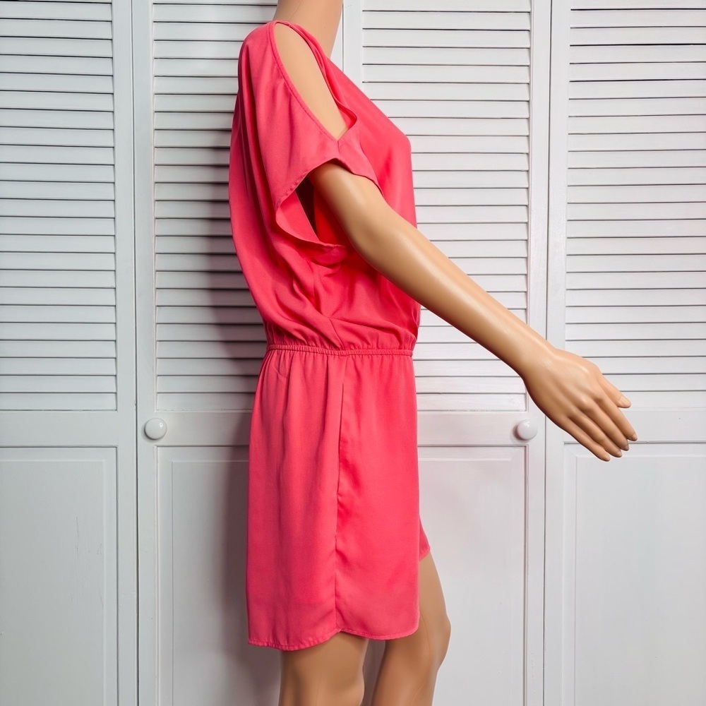 NEW YORK & COMPANY Vibrant Pink Chiffon V-Neck Romper Size Medium - Picture 4 of 8